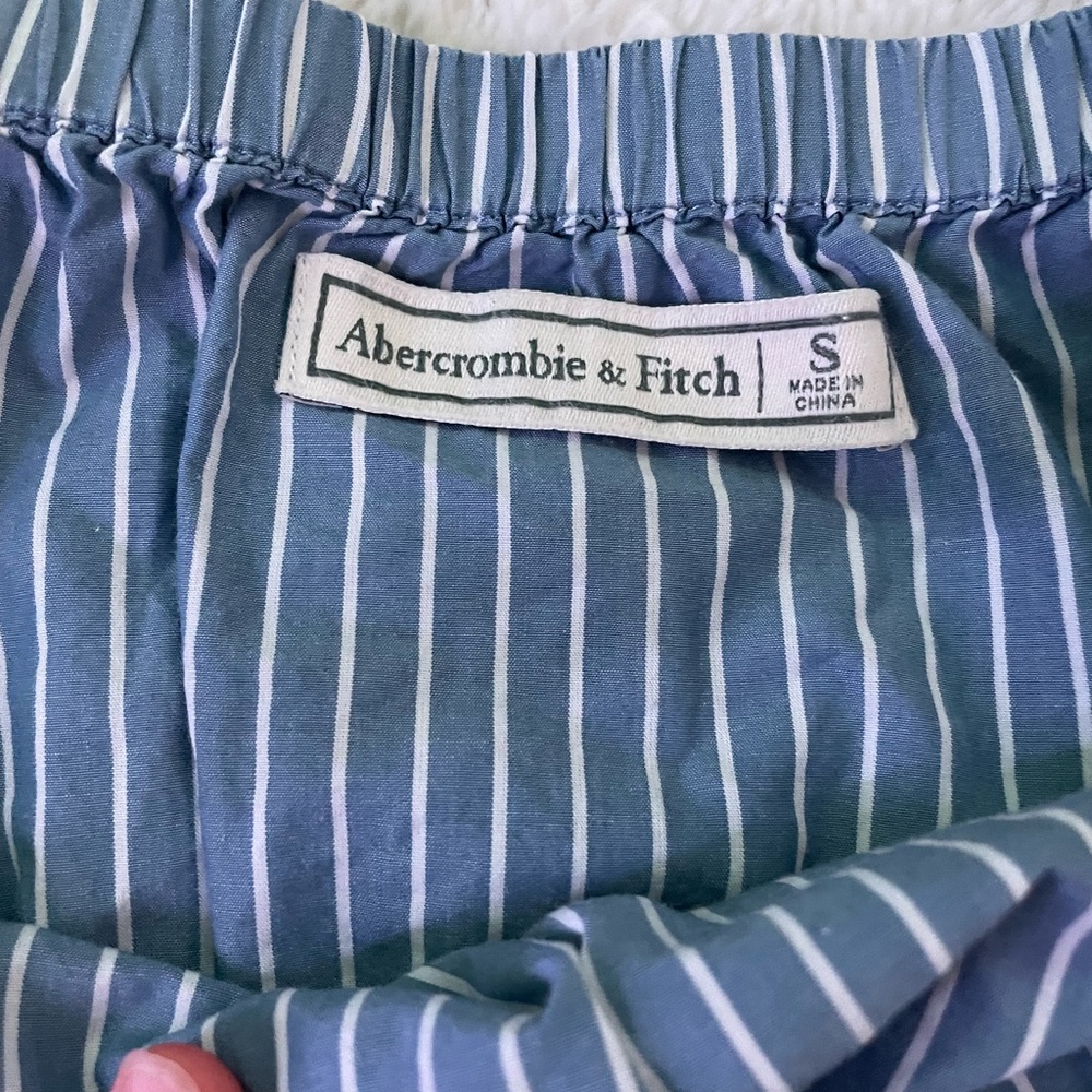 Dress shirt size S
